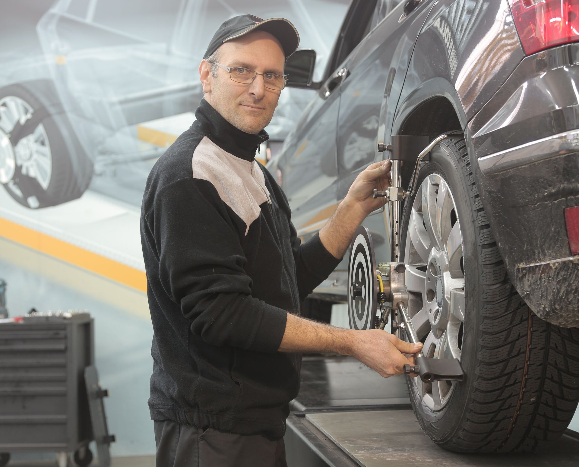 Automotive hail inspection under specialized light board